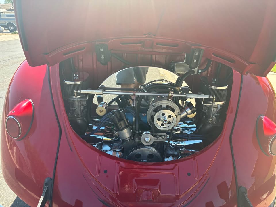 Engine bay with dual carb 1915 motor