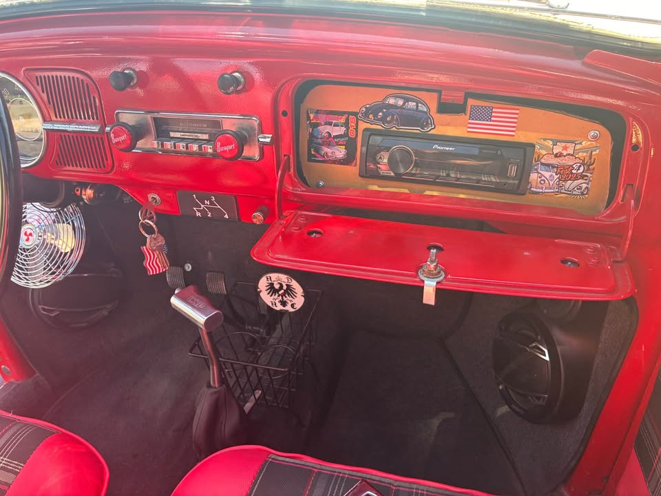 Glovebox with Pioneer Bluetooth stereo